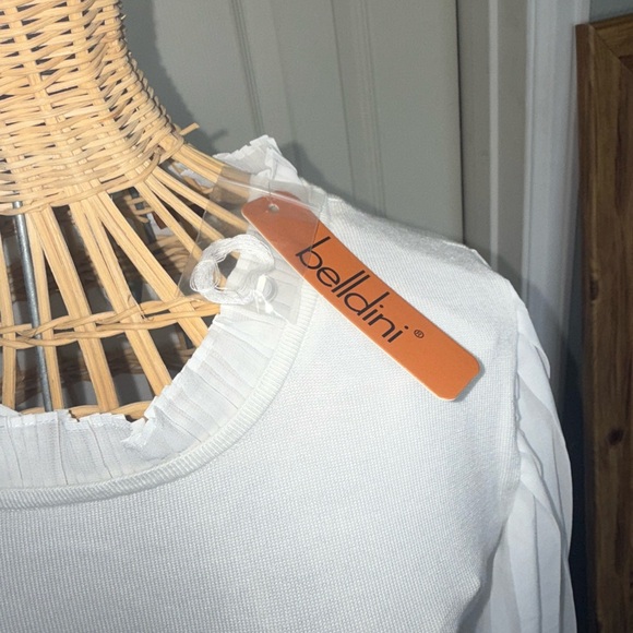 NWT Belldini White Blouse Women’s Small - Picture 3 of 4